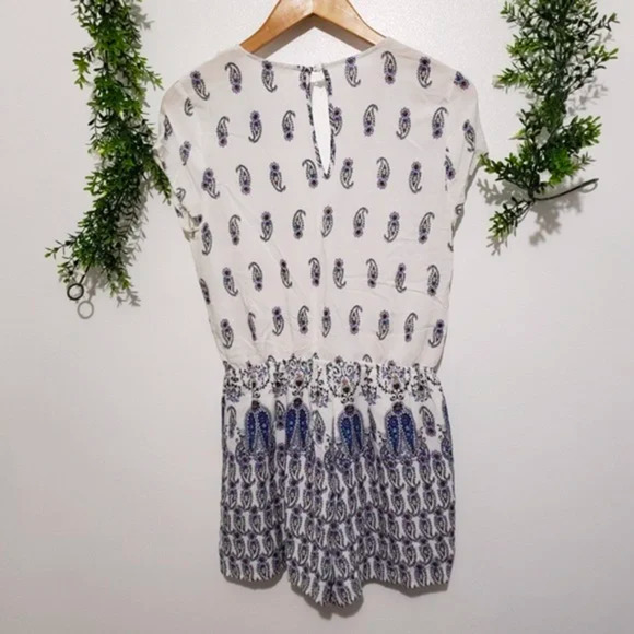 ❤️BLEUH CIEL paisley deep neck romper S - Picture 5 of 6